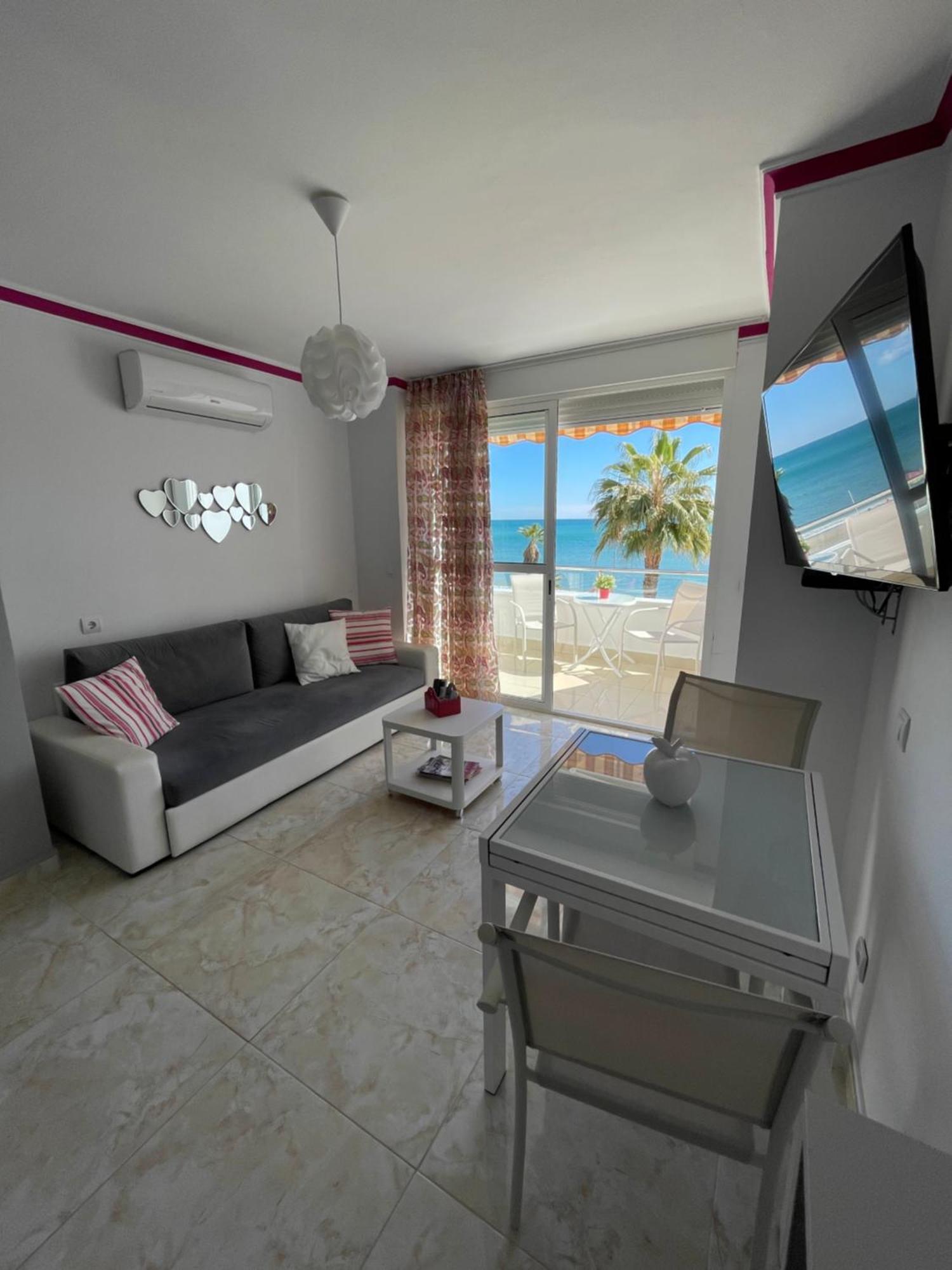 Roca Chica. Studio - First Line Beach Torremolinos Buitenkant foto