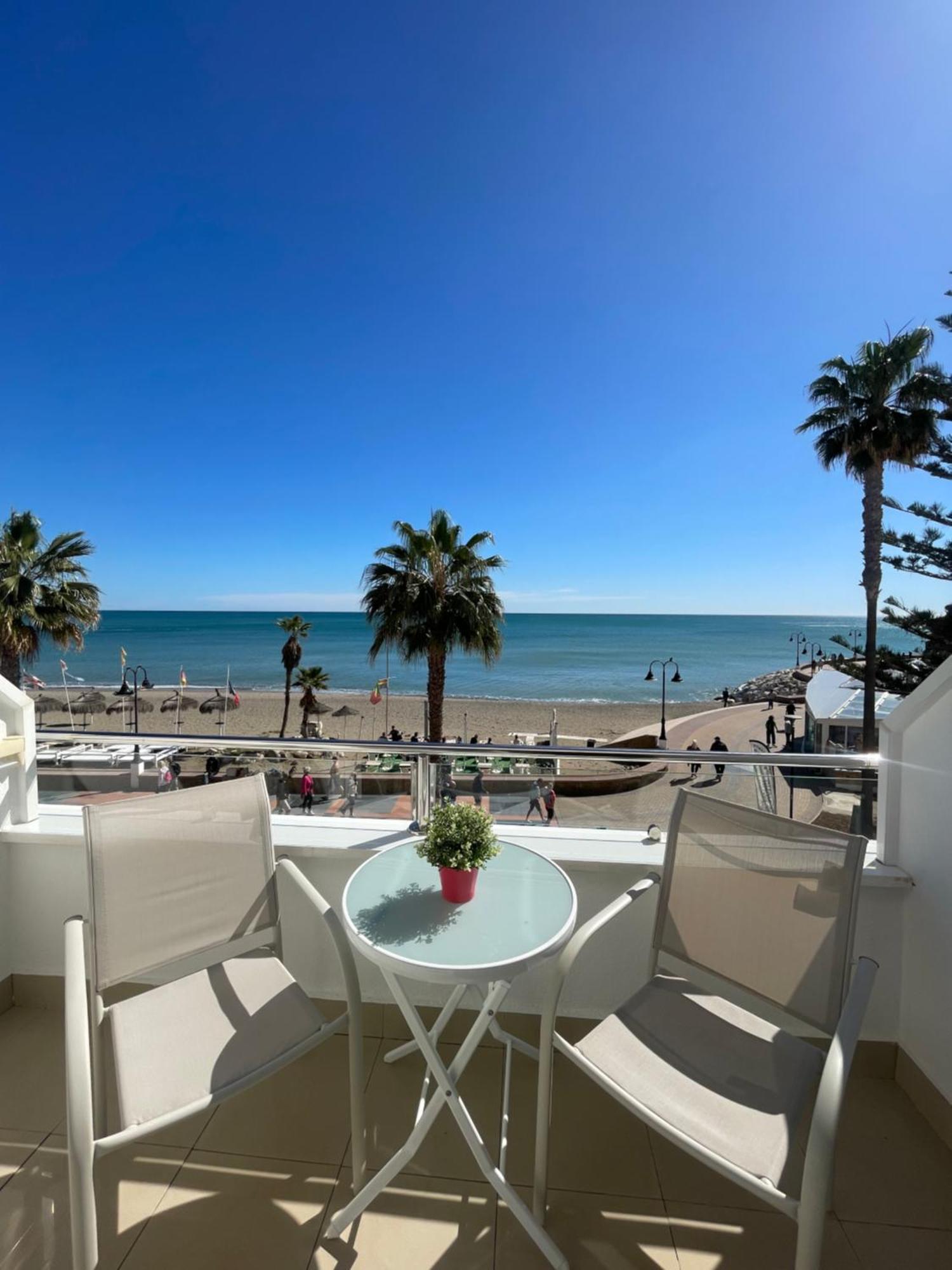 Roca Chica. Studio - First Line Beach Torremolinos Buitenkant foto