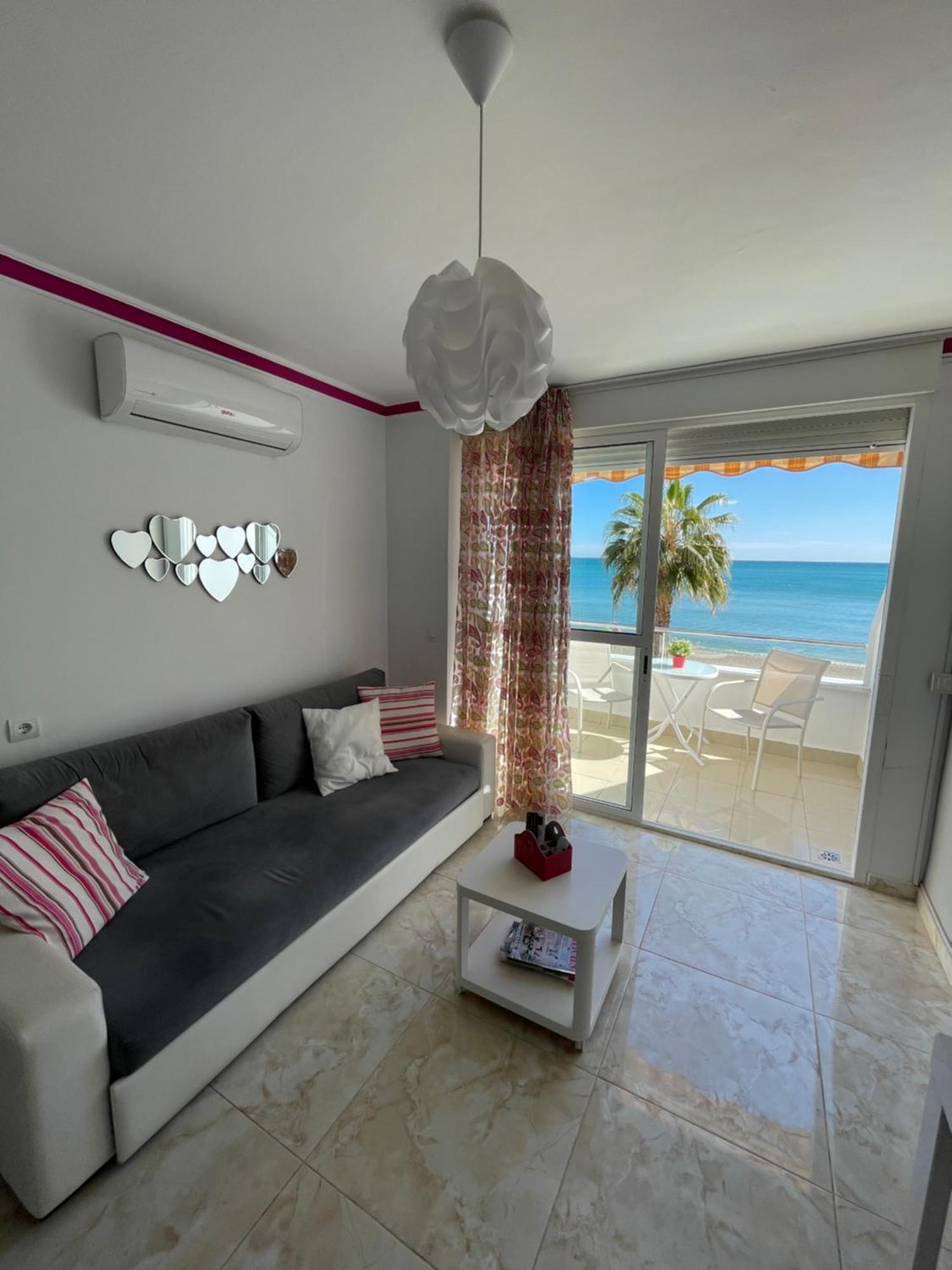 Roca Chica. Studio - First Line Beach Torremolinos Buitenkant foto