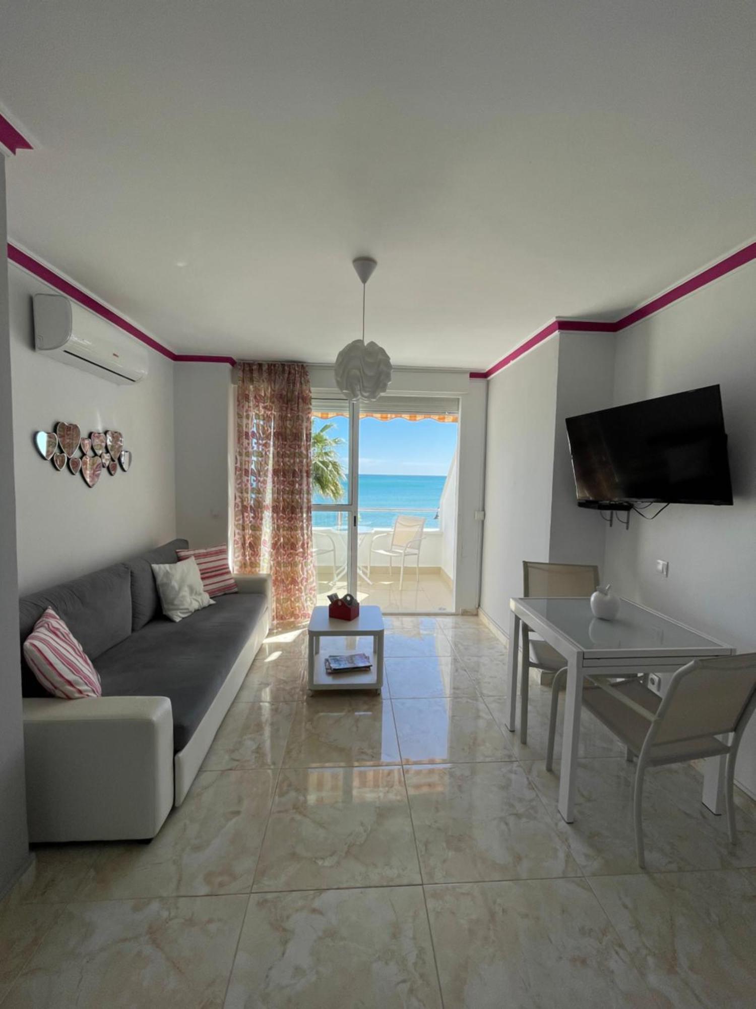 Roca Chica. Studio - First Line Beach Torremolinos Buitenkant foto