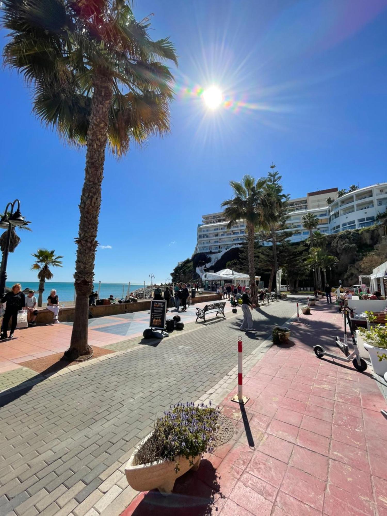 Roca Chica. Studio - First Line Beach Torremolinos Buitenkant foto