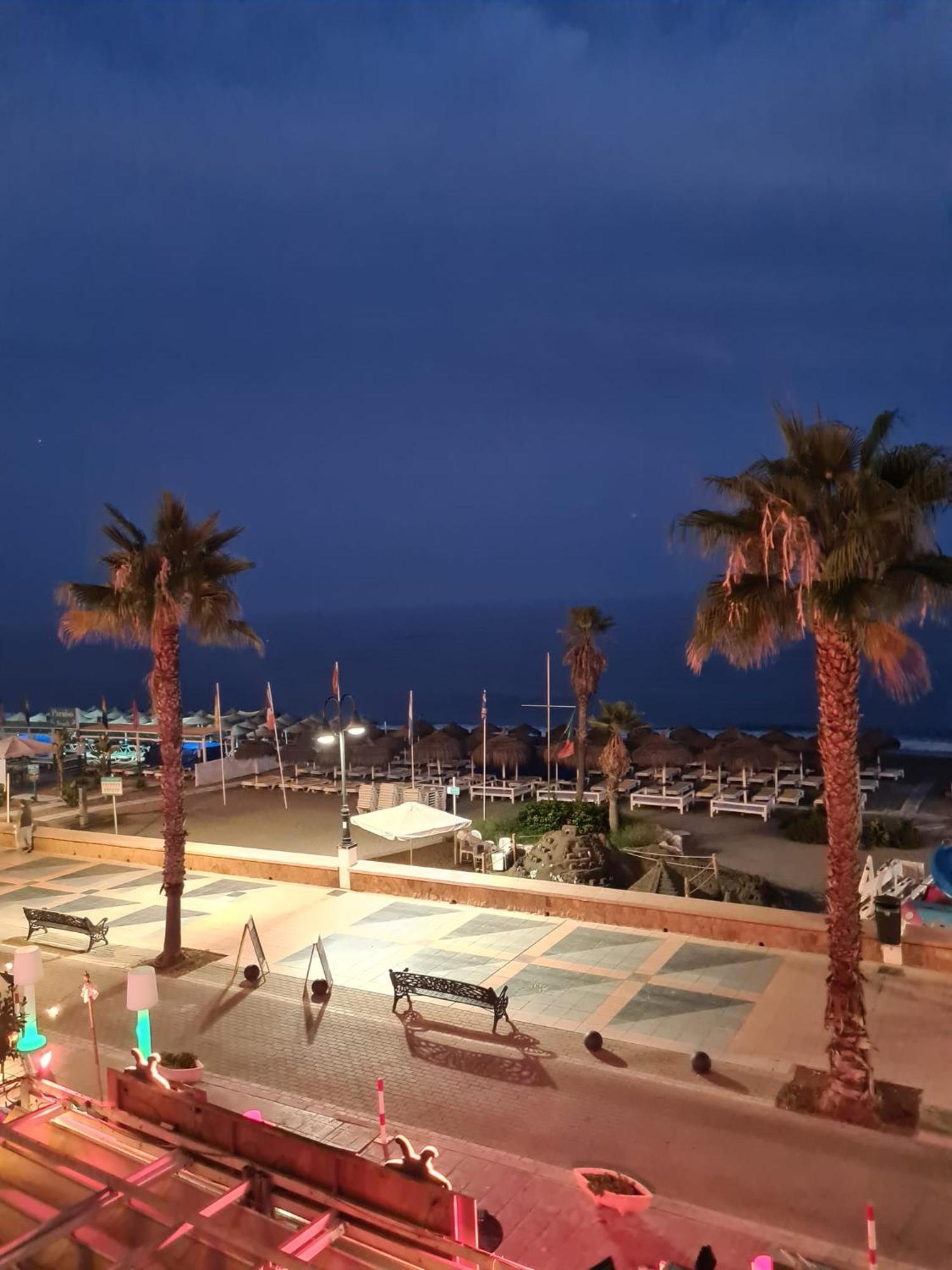 Roca Chica. Studio - First Line Beach Torremolinos Buitenkant foto